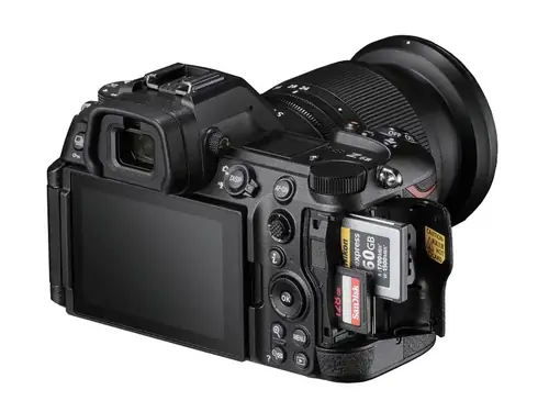 Nikon Z 6III + 24-200mm VR