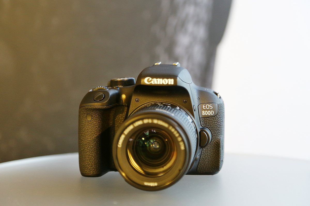 Novinky Canon EOS 800D