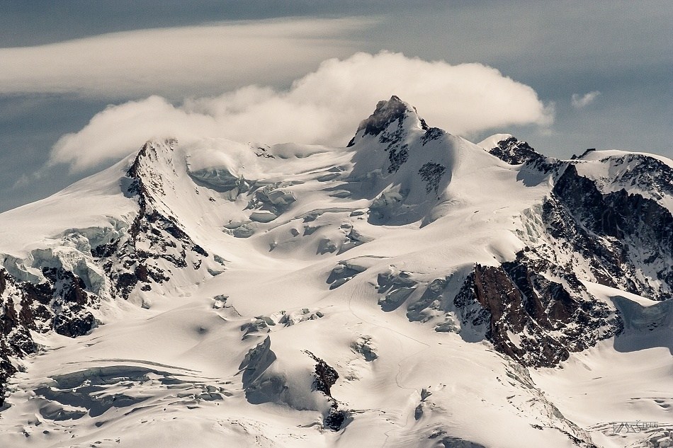 Trek kolem Matterhorn, Walliské Alpy, Vrcholové části Monte Rosy s Dufourspitze 4634m