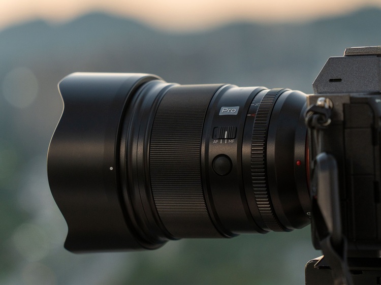 Viltrox AF 75mm f/1.2 (Sony E)