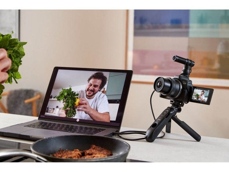 Canon EOS R50 + RF-S 18-45mm Creator KIT - černý