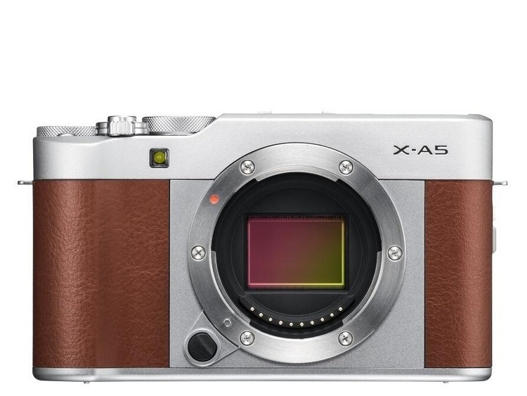 Fujifilm X-A5 + XC 15-45mm hnědá