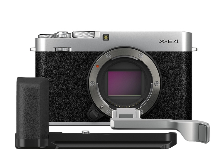 Fujifilm X-E4 tělo - stříbrná (accessory kit)