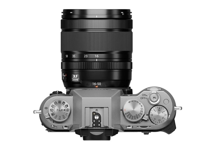 Fujifilm X-T50 + XF 16-50mm f/2.8-4.8, stříbrný