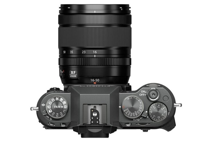Fujifilm X-T50 + XF 16-50mm f/2.8-4.8, šedý