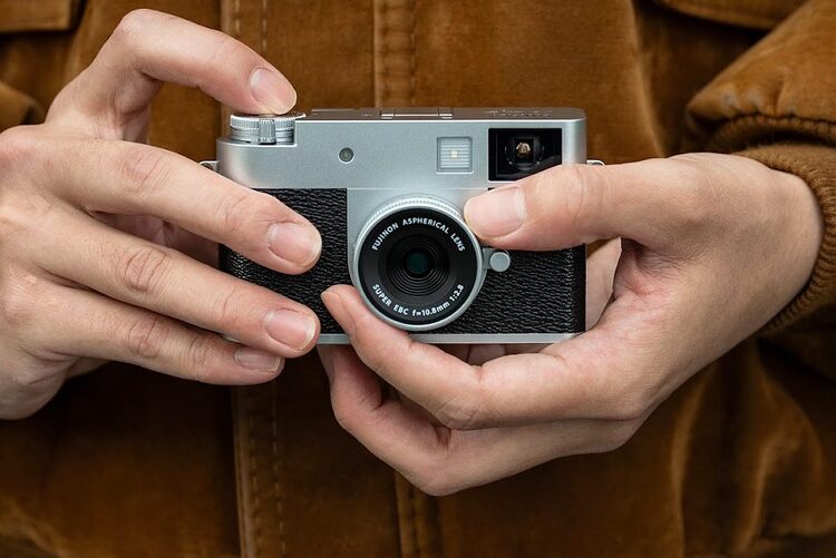 Fujifilm X half (X-HF1) - stříbrný