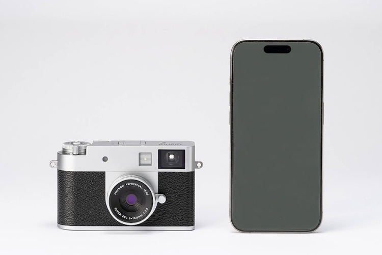 Fujifilm X half (X-HF1) - stříbrný