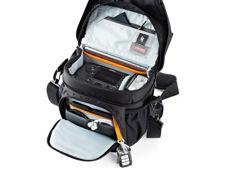 Lowepro Nova 170 AW II černá