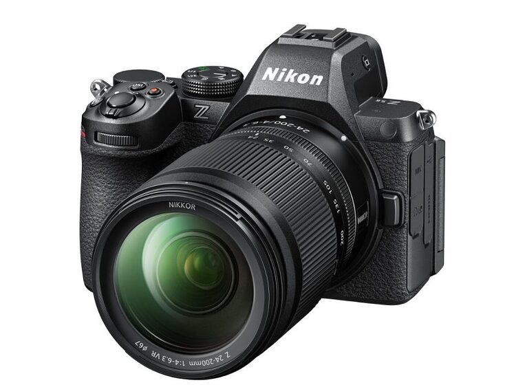 Nikon Z 5II + Z 24-200mm VR