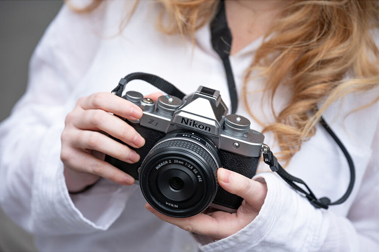 Nikon Z f stříbrný - tělo