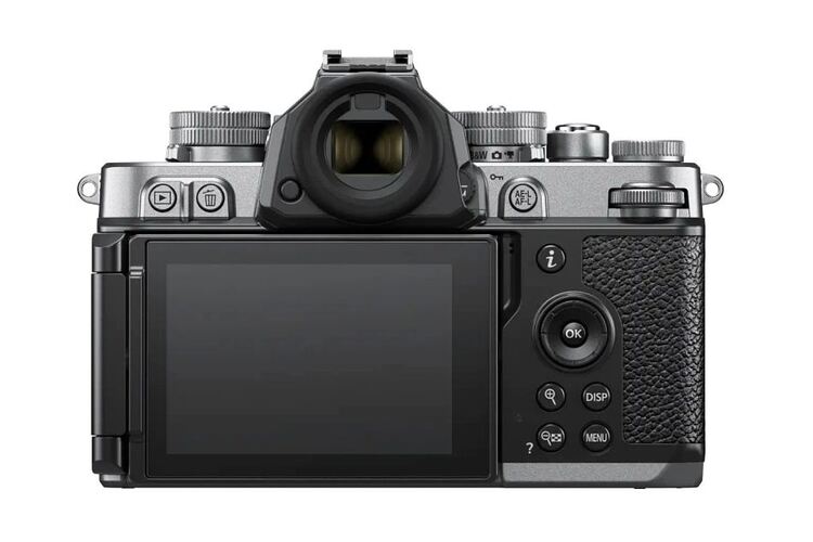 Nikon Z f + 24-70mm f/4 - stříbrný