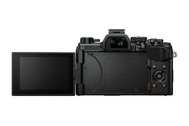 OM System OM-5 + 14-150mm f/4-5.6 II - černá