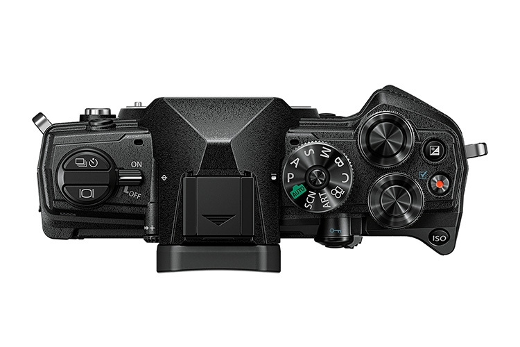 OM System OM-5 + 14-150mm f/4-5.6 II - černá