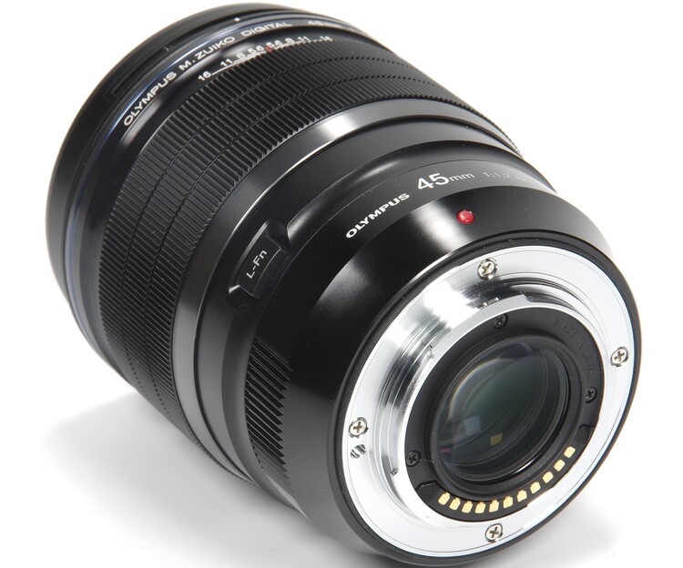 Olympus M.Zuiko Digital ED 45mm f/1.2 PRO