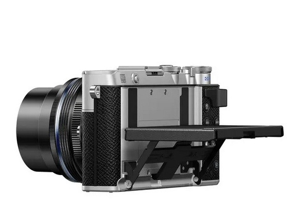 Olympus E-P7 stříbrný + 14-42mm EZ Pancake Zoom