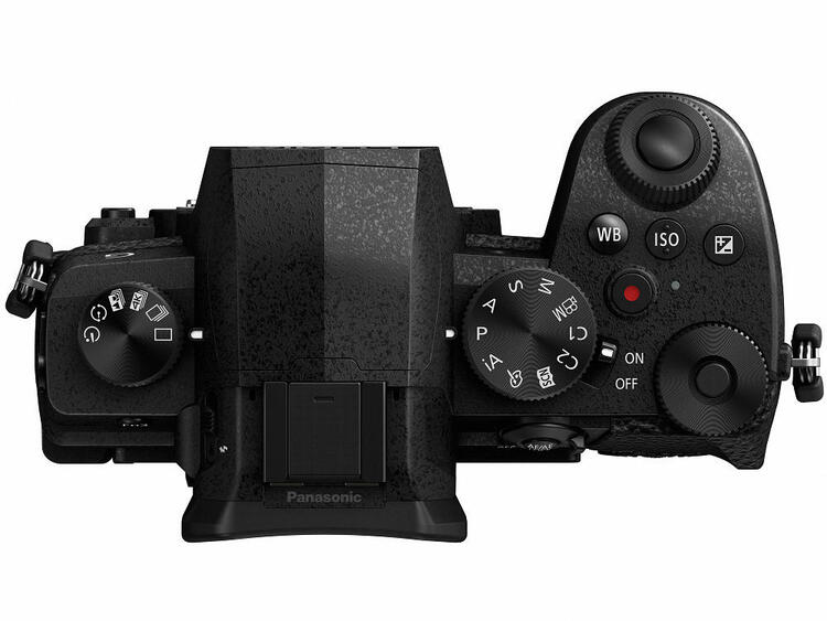 Panasonic Lumix DC-G90 + 14-140mm