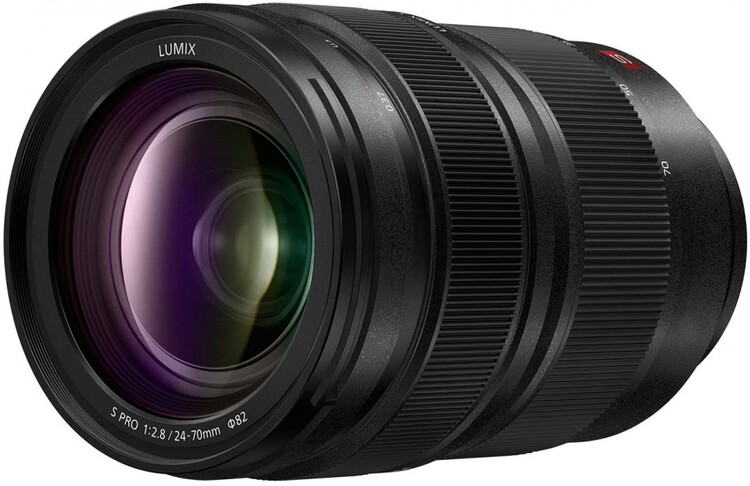 Panasonic Lumix S PRO 24-70mm f/2.8
