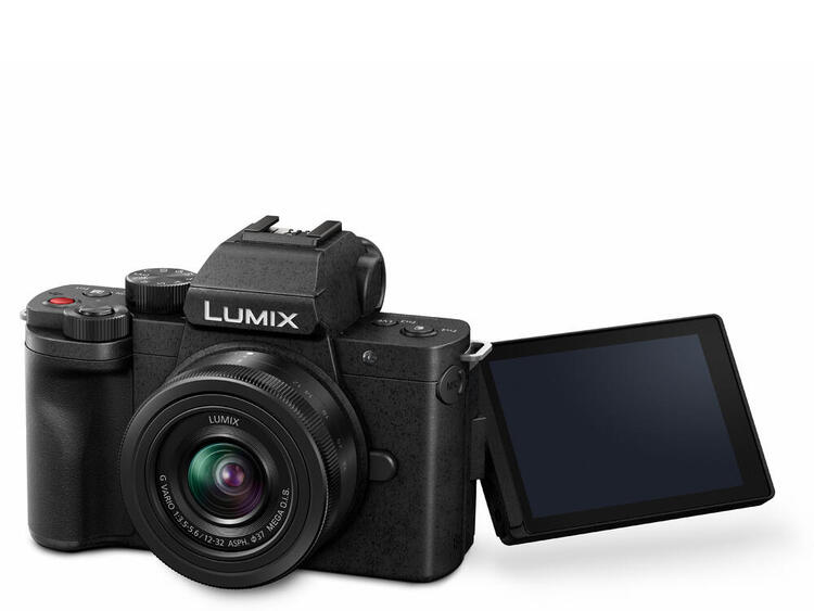 Panasonic Lumix DC-G100 + 12-32mm