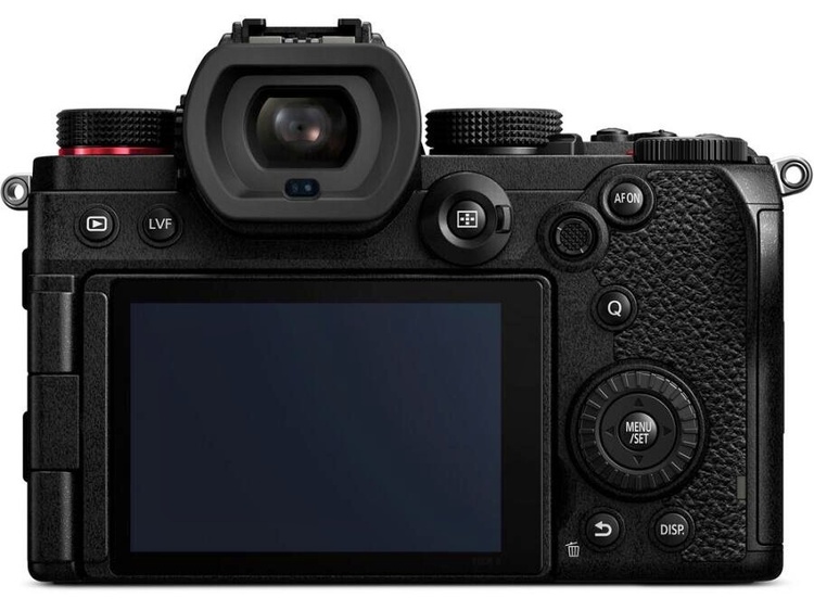 Panasonic Lumix DC-S5 + 24-105mm f/4