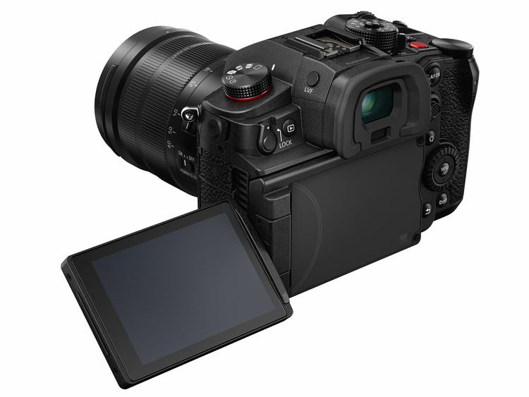 Panasonic Lumix DC-GH6 + Leica 12-60mm f/2.8-4