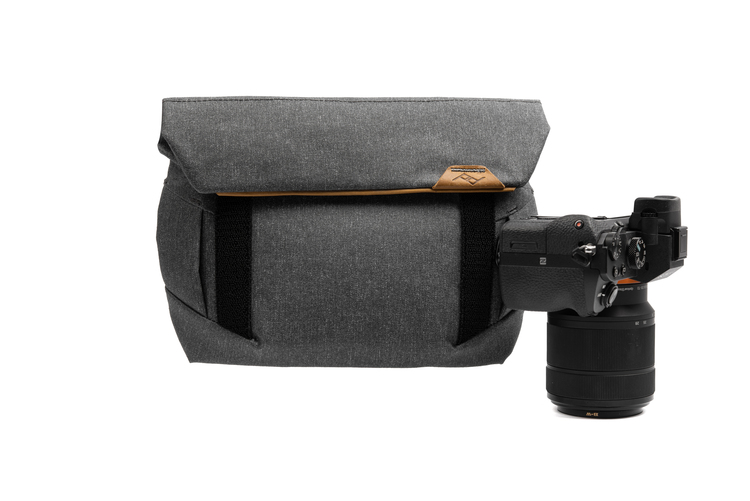 Peak Design Field Pouch - Charcoal v2