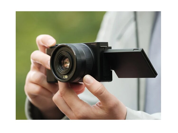 Rollei Compactline 10x Flip Screen