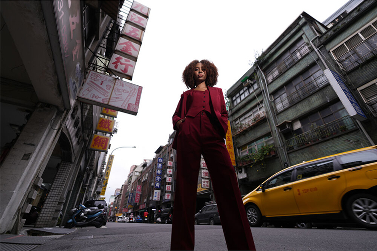 Sony FE 16mm f/1.8 G