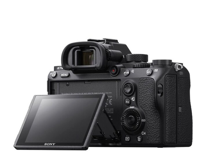 Sony Alpha A7 Mark III + 28-70mm II