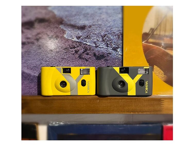 Yashica MF-1 Snapshot Art (Grey) +  FILM 400/24