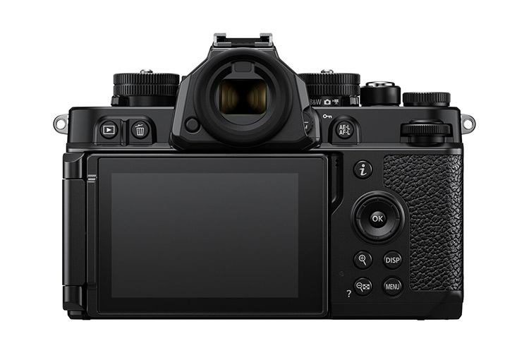 Nikon Z f + 24-70mm f/4