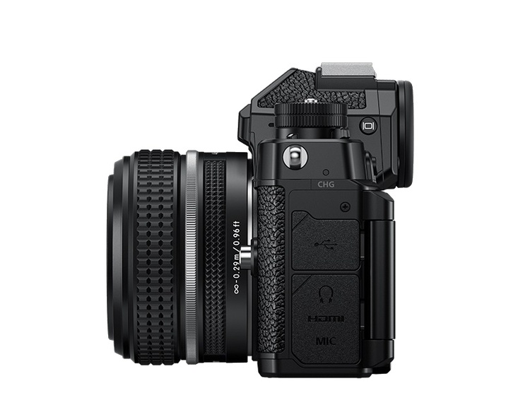 Nikon Z f + 40mm f/2 SE - černý