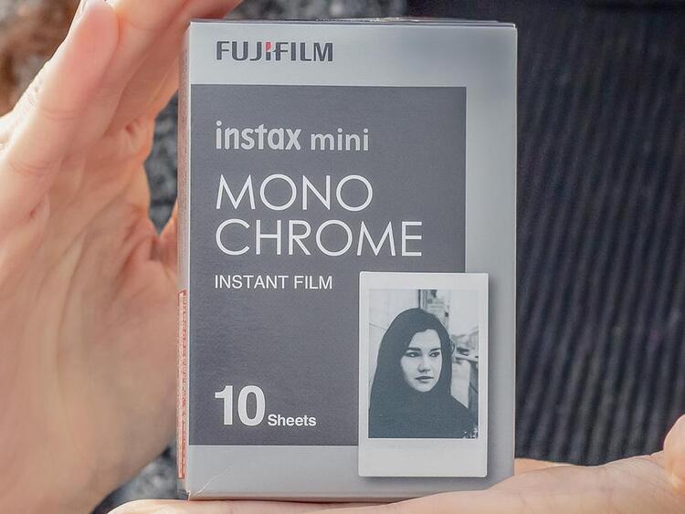 Fujifilm instax™ mini film MONOCHROME (10ks)