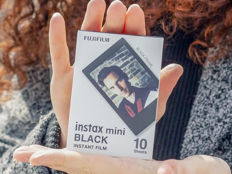 Fujifilm instax™ mini film BLACK (10ks)