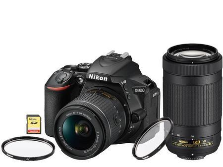 Nikon D5600 + 18-55mm + 70-300mm AF-P DX VR +2x UV filtr + 32GB karta