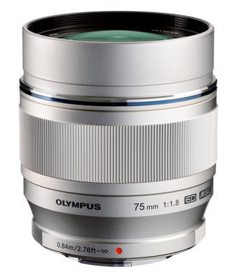 Olympus M.ZUIKO DIGITAL ED 75mm f/1.8 stříbrný
