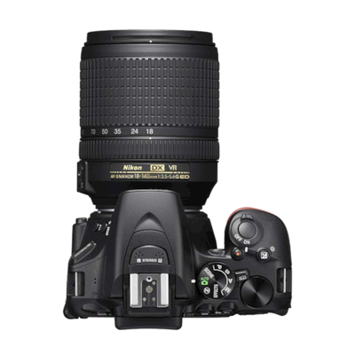 Nikon D5600 + 18-140mm AF-S DX VR