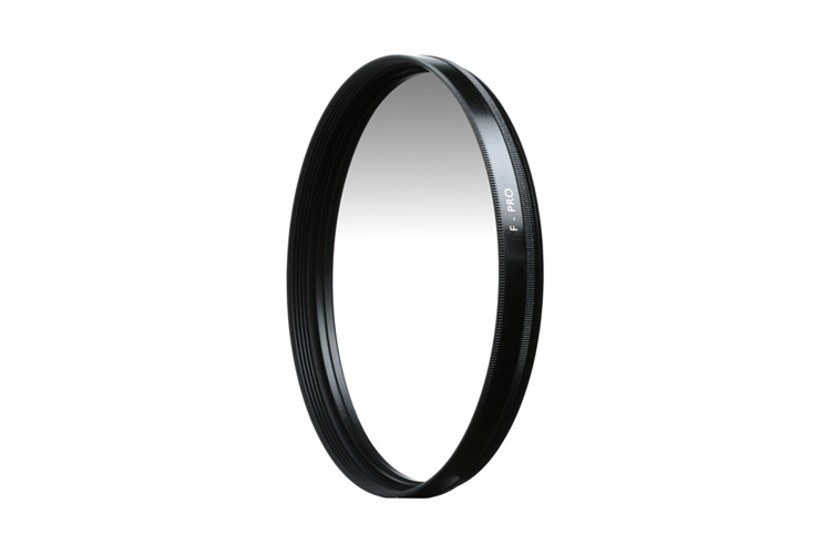 B+W 702 šedý přechodový filtr 25% filtr 60mm MRC
