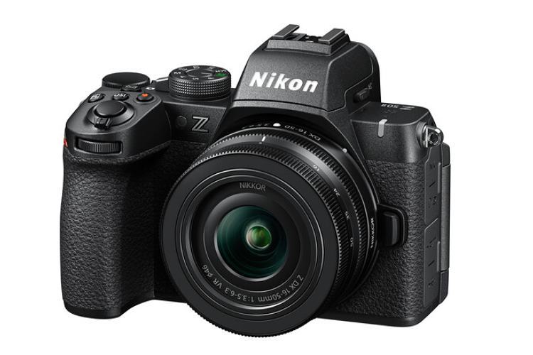 Nikon Z50 II + 16-50mm DX VR Nikon Z50 II + 16-50mm DX VR