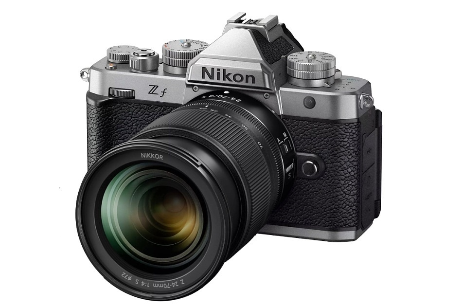 Nikon Z f + 24-70mm f/4 - stříbrný Nikon Z f + 24-70mm f/4 - stříbrný