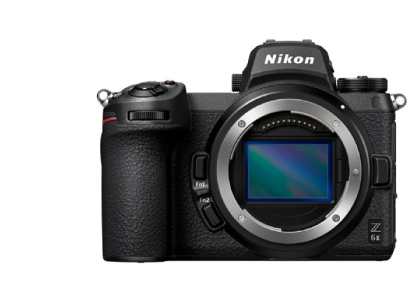 Bezzrcadlovka Nikon Z 6II bez objektivu zepředu, viditelný bajonet a snímač Bezzrcadlovka Nikon Z 6II bez objektivu zepředu, viditelný bajonet a snímač