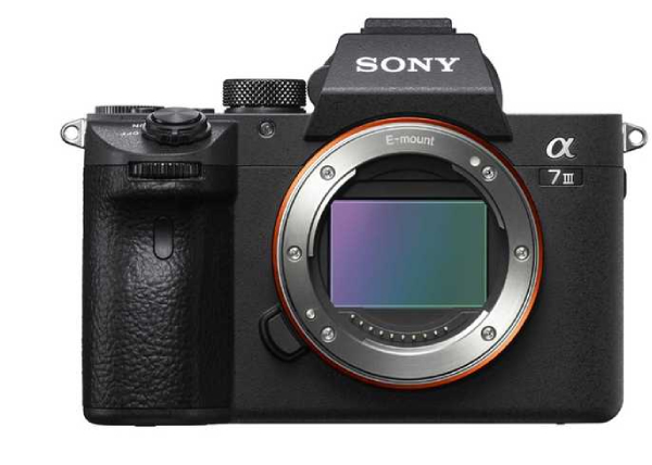 Bezzrcadlovka Sony Alpha 7 III s černým tělem a viditelným snímačem